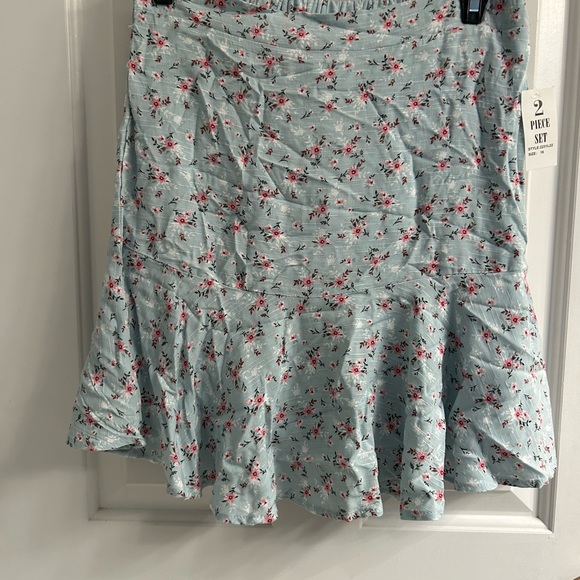 NWT-In Girl 2-Piece Skirt Set - Picture 9 of 12